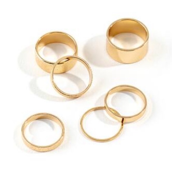 Francesca’s Gold Tone Textured Band Ring Set - Picture 2 of 2